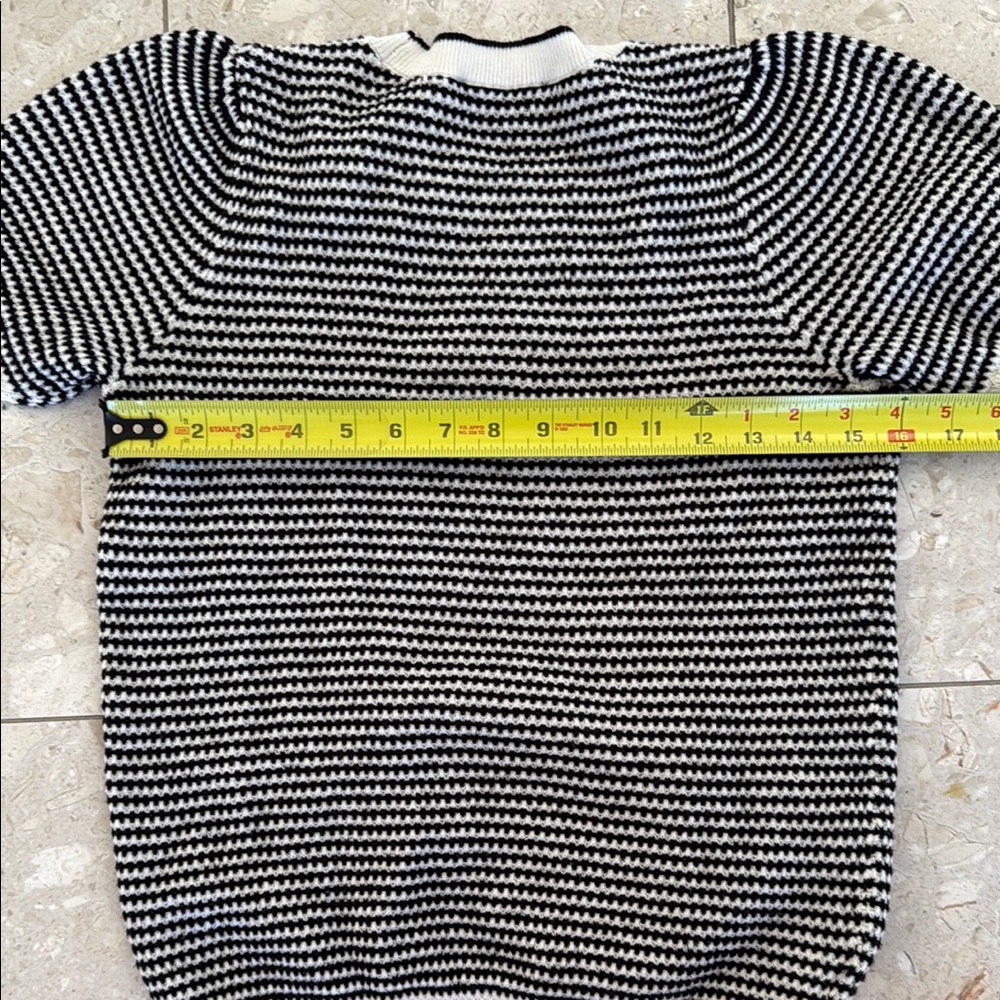 Textured pullover sweater - Picture 2 of 7